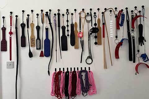 Mistress London, Fetish Dominatrix, Latex Escort, Role Play, Mind Games, Mistress Mia