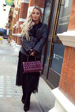 London Fetish to Vanilla Escort Samantha: GFE, Sensual Dominatrix, Duo escort, Sensual body to body massage