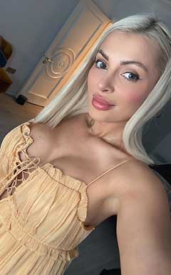Mature London Escorts: Mature Busty Blonde GFE, Dominatrix, Fetish, Tie and Tease, Role Play and  Duo Escort Escort Tate